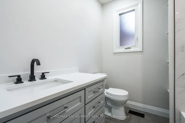 Additional image 29 of 57 Madison Ave