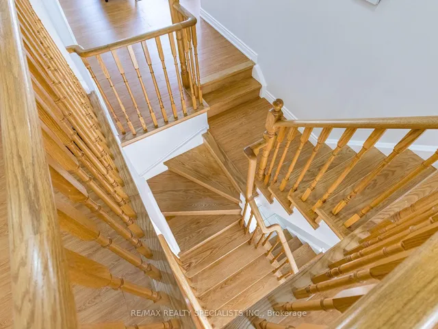 Additional image 40 of 10 Chestermere Cres