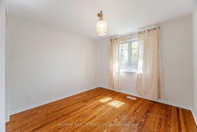 Additional image 34 of 2 Ferndale Cres