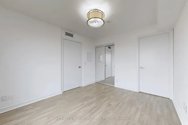 Additional image 14 of 151 Village Green Sq Unit 501