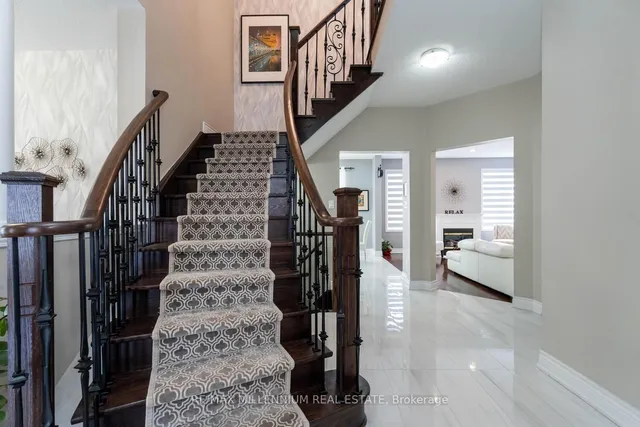 Additional image 11 of 62 Dunvegan Cres