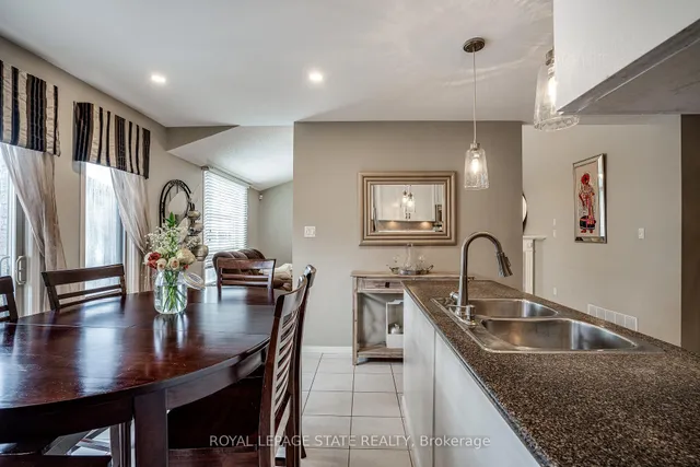 Additional image 17 of 19 Claudette Gate