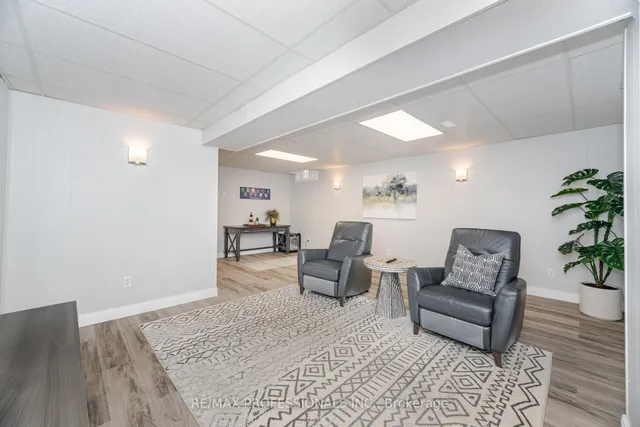 Additional image 37 of 72 Barr Cres