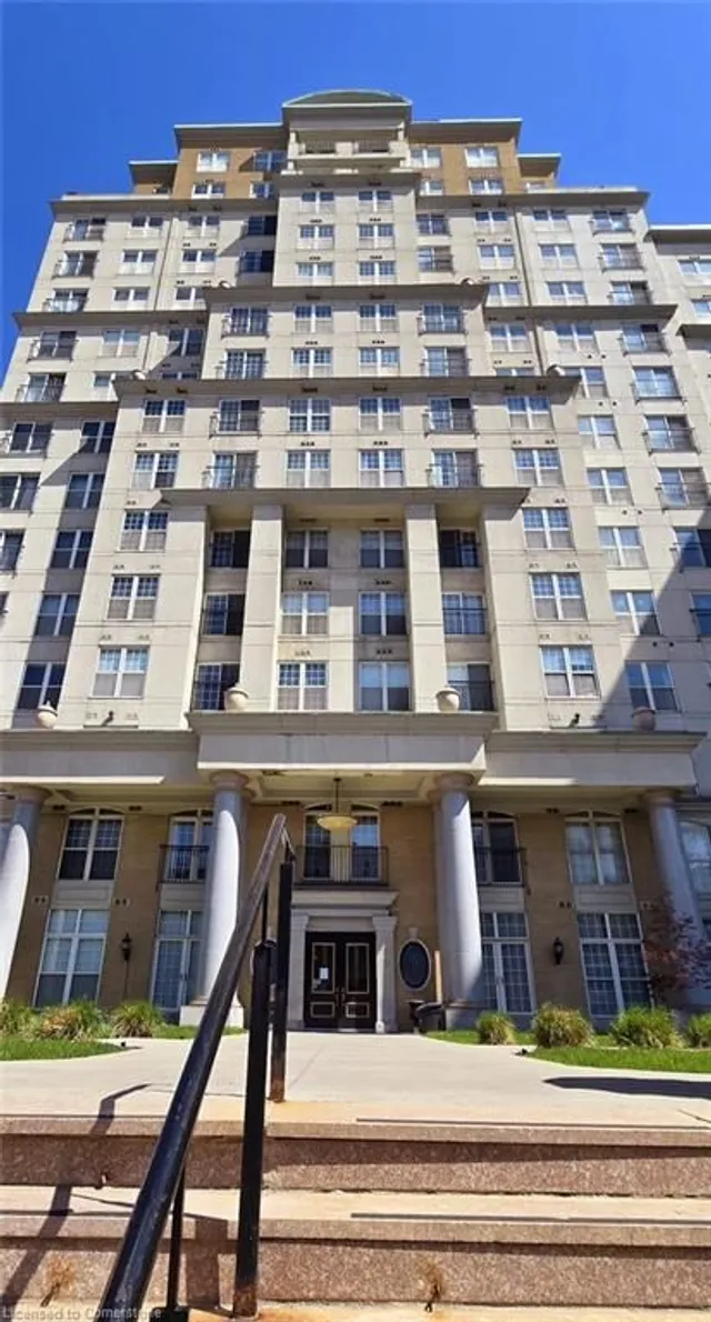 135 James St Unit 1112