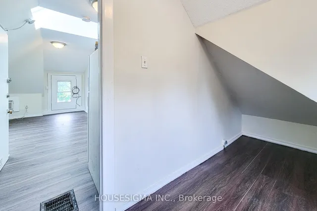 Additional image 33 of 46 Ottawa St