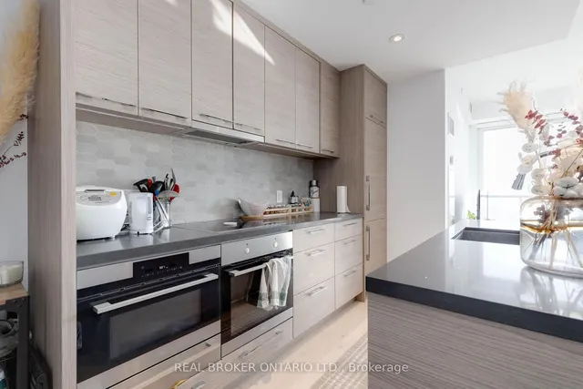 Additional image 9 of 488 University Ave Unit 4403