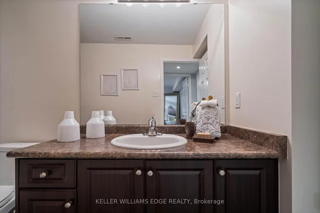 Additional image 34 of 2958 Singleton Common