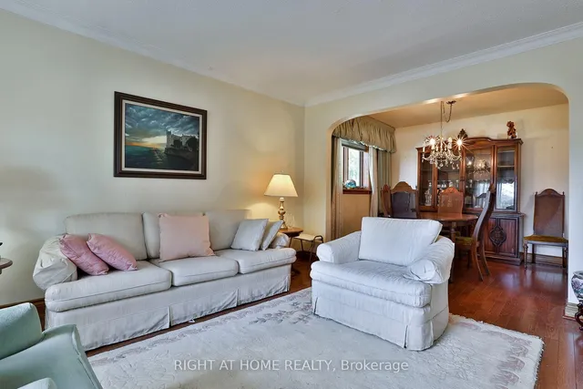 Additional image 2 of 8 Edison Circ