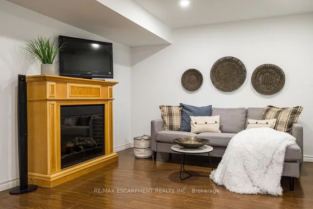 Additional image 43 of 135 ARROWHEAD Dr