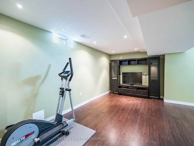 Additional image 40 of 256 Sherwood Rd