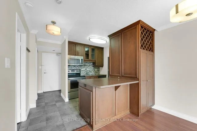 Additional image 16 of 633 Bay St Unit 2512