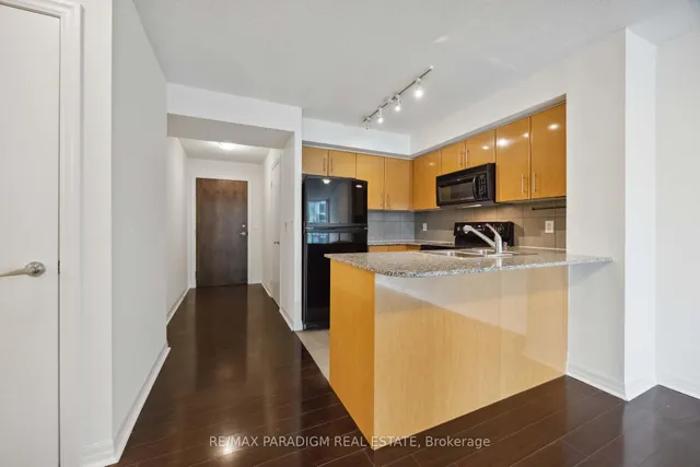 Additional image 17 of 16 Yonge St Unit 1713