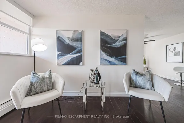 Additional image 8 of 975 WARWICK Crt Unit 706