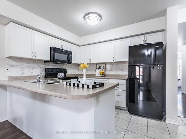 Additional image 23 of 2460 Post Rd Unit 3