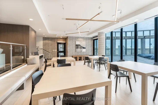 Additional image 16 of 51 East Liberty St Unit 1017