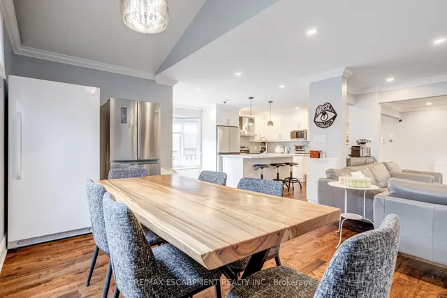 Additional image 21 of 7 Magenta Crt