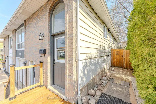 Additional image 43 of 1291 Consort Cres