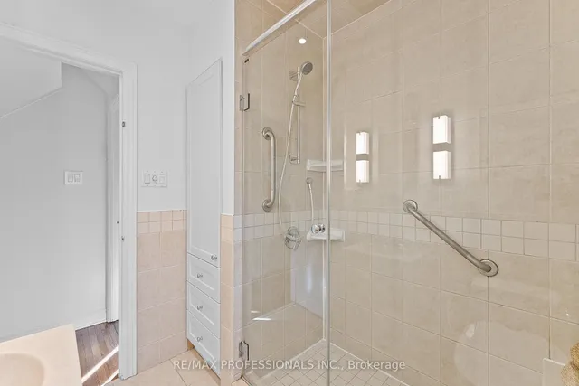 Additional image 21 of 10 Woodbury Pl