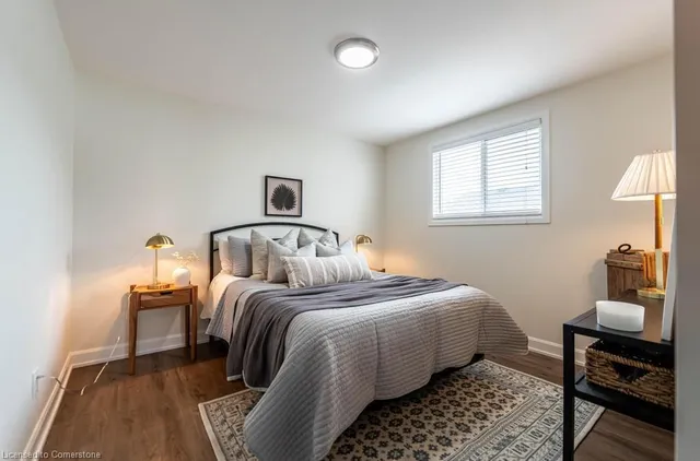 Additional image 22 of 14 Yorkdale Cres