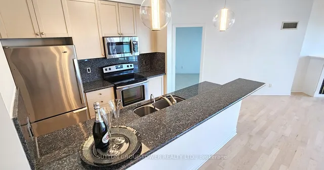 Additional image 11 of 2121 Lakeshore Blvd Unit 2205