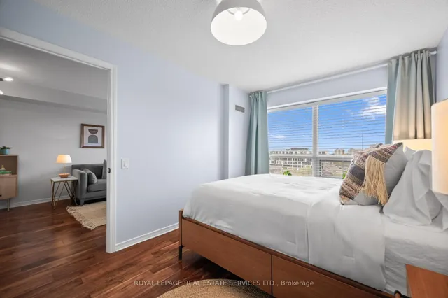 Additional image 15 of 61 Heintzman St Unit 812
