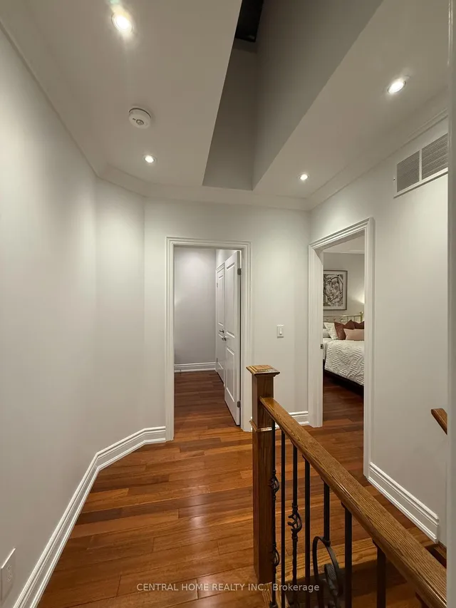 Additional image 28 of 298 Poyntz Ave