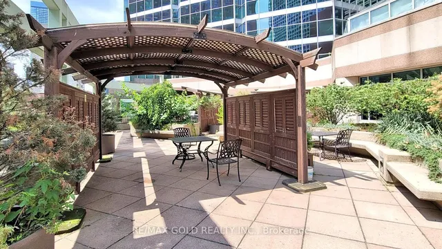 Additional image 36 of 38 Elm St Unit 3003