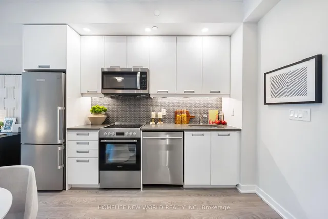 Additional image 8 of 99 John St Unit 1302