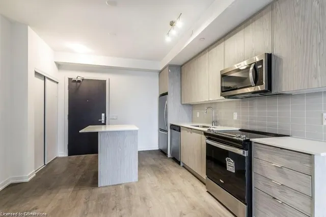 Additional image 8 of 55 Duke St Unit 1006