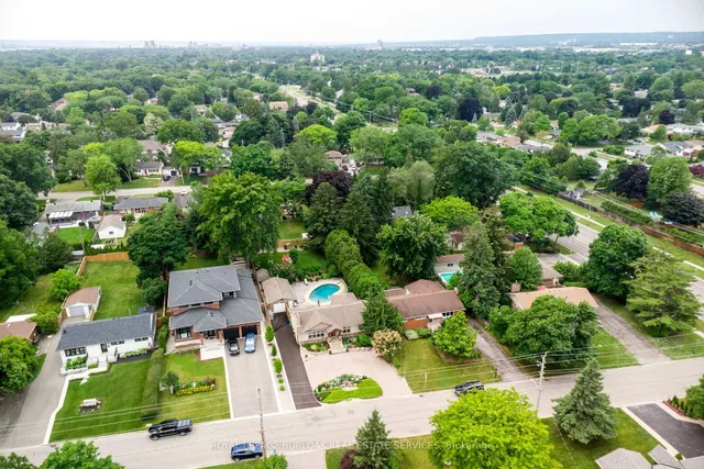 Additional image 42 of 424 Henderson Rd