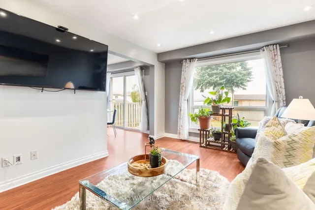 Additional image 9 of 82 Festoon Pl