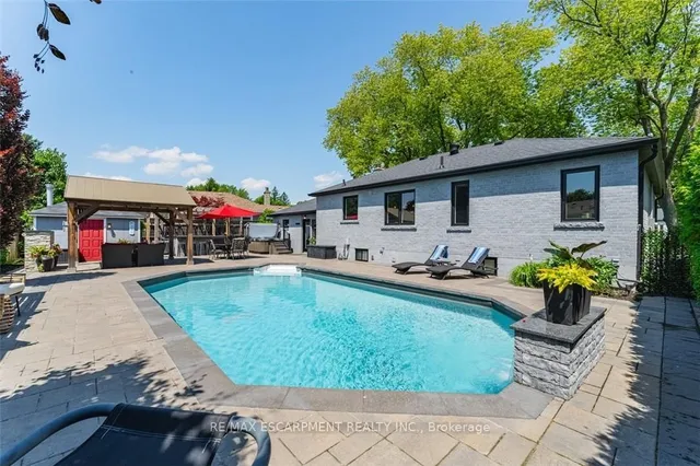 Additional image 38 of 56 Oakley Crt