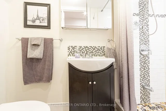 Additional image 29 of 1522 Lancaster Dr Unit 18