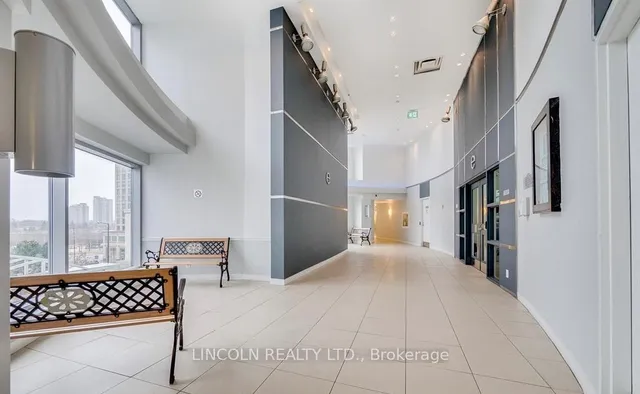 Additional image 33 of 36 Lee Centre Dr Unit 815