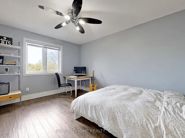 Additional image 26 of 1504 Pinery Cres