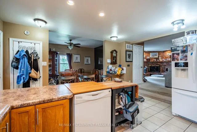 Additional image 13 of 12 Rossmore Ave