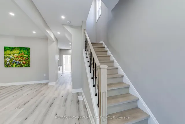 Additional image 19 of 176 Garside Ave