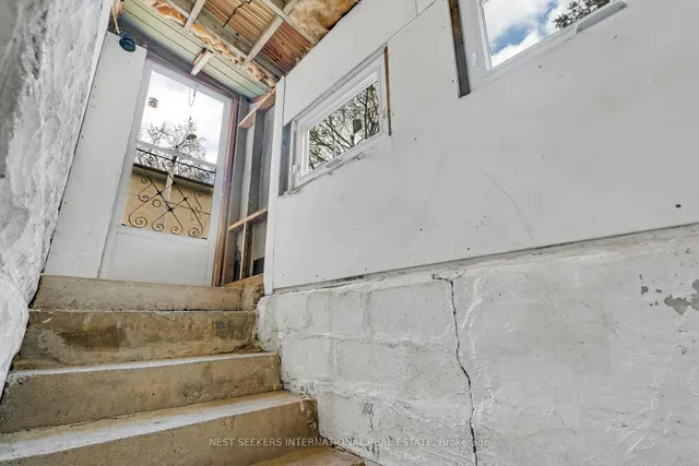 Additional image 27 of 7 Thirty Fifth St