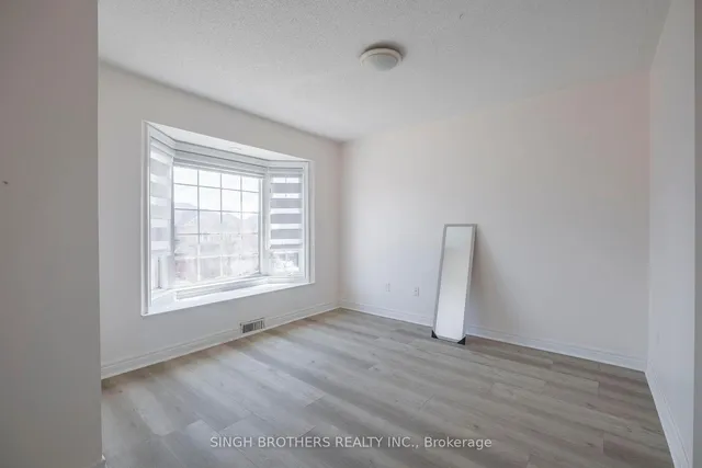 Additional image 22 of 78 Mainard Cres