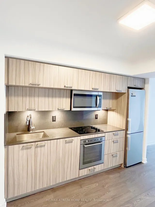 Additional image 24 of 50 Mccaul St Unit 816