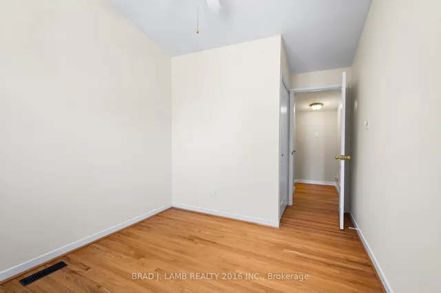 Additional image 16 of 70 Castlebury Cres Unit 8