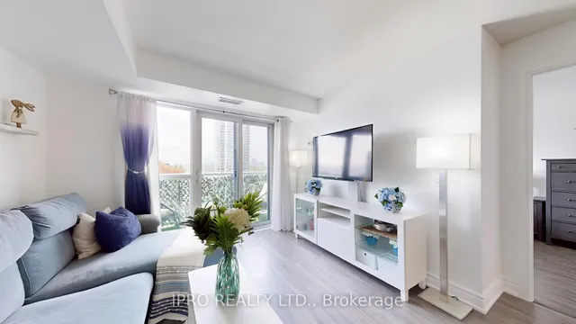 Additional image 10 of 125 Village Green Sq Unit 1606