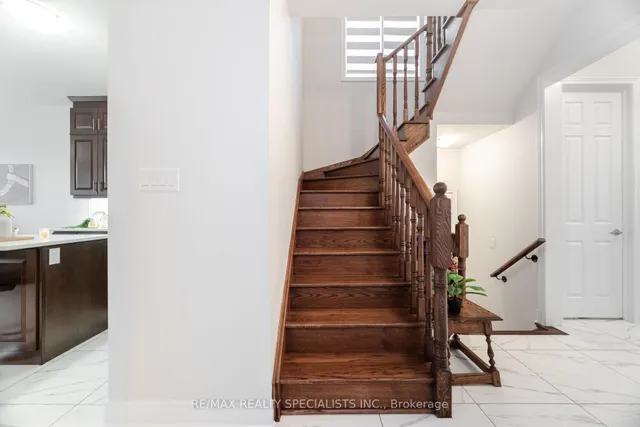 Additional image 23 of 15 Duxbury Rd