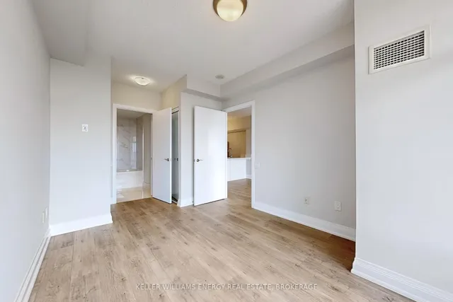 Additional image 19 of 2191 Yonge St Unit 3707