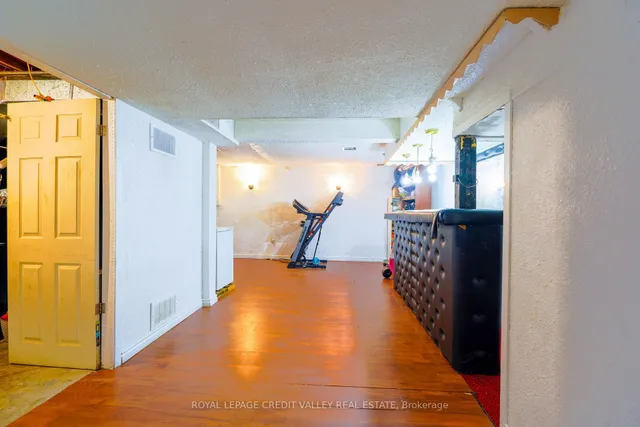 Additional image 42 of 8 Sandringham Crt