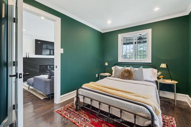 Additional image 22 of 300 Avenue Rd Unit 4