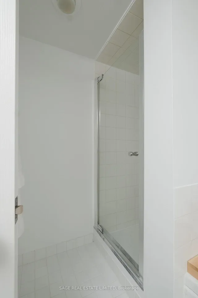 Additional image 25 of 801 King St Unit 420