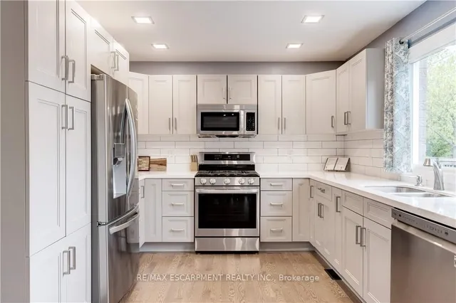 Additional image 8 of 2143 Clipper Cres