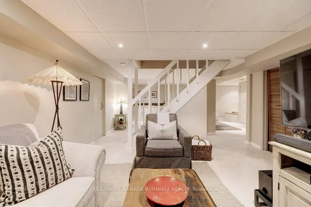 Additional image 27 of 583 Woodland Ave