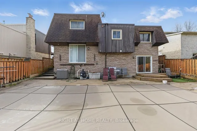 Additional image 48 of 72 Underhill Cres